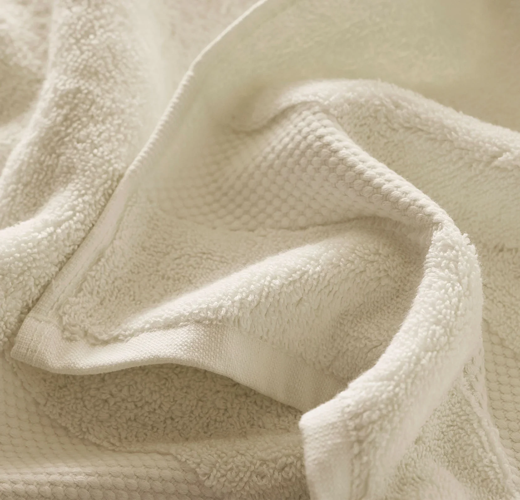 Complete Plush Bath Towel Bundle - Image 10