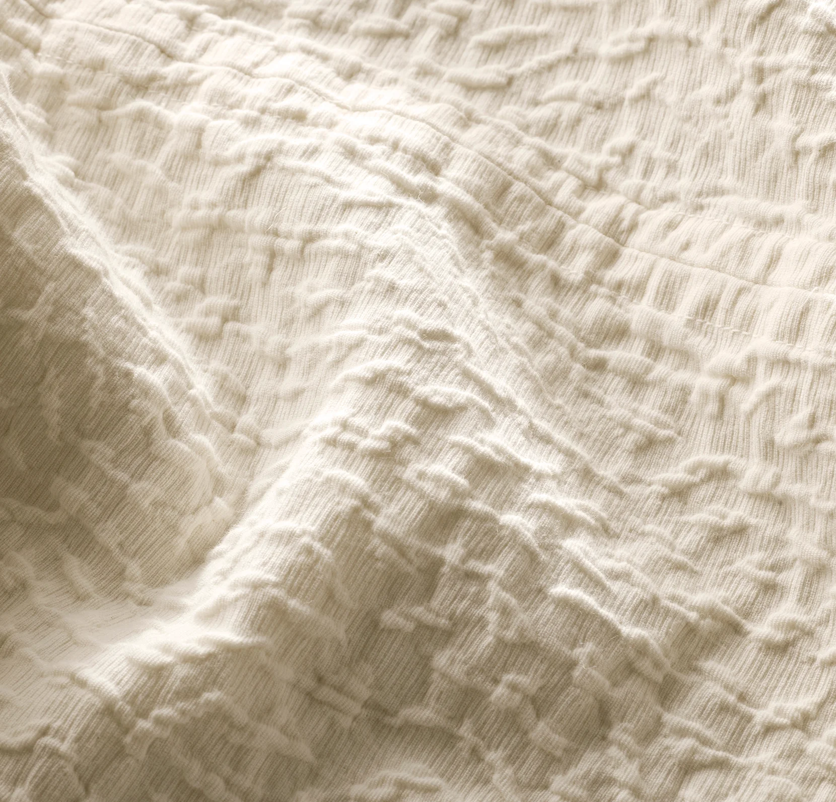 Dappled Vela Classic Coverlet - Cream - Image 4