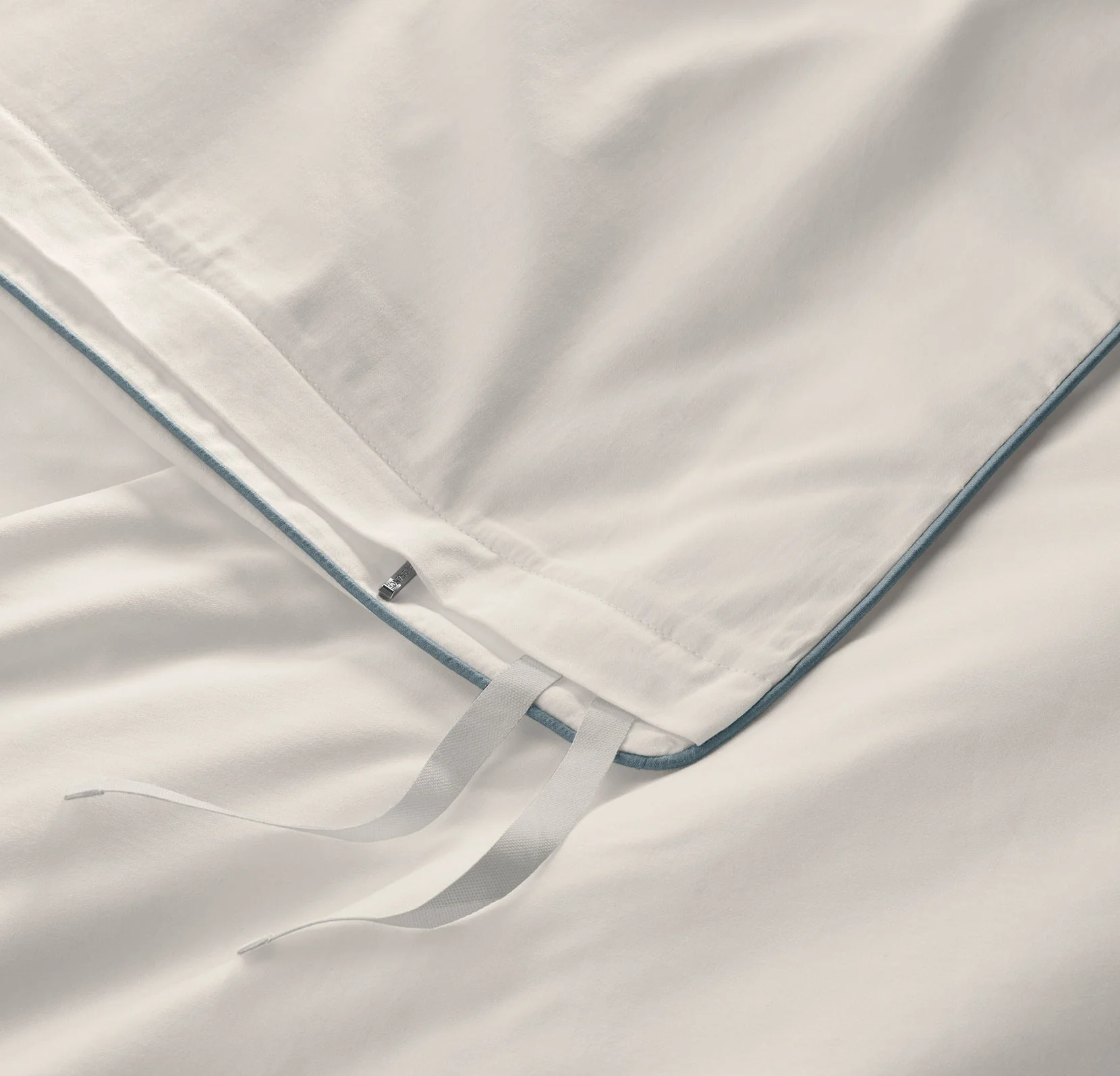 Reserve Embellished Duvet Set - White/Bluestone Piped Edge - Image 5