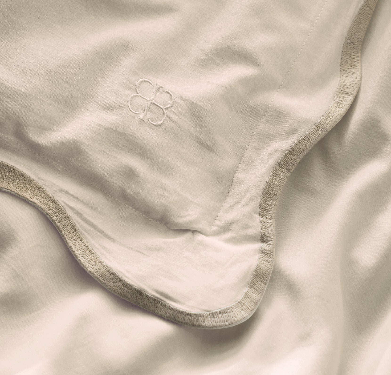 Signature Embellished Duvet Set - Cream/Sand Curved Edge - Image 5