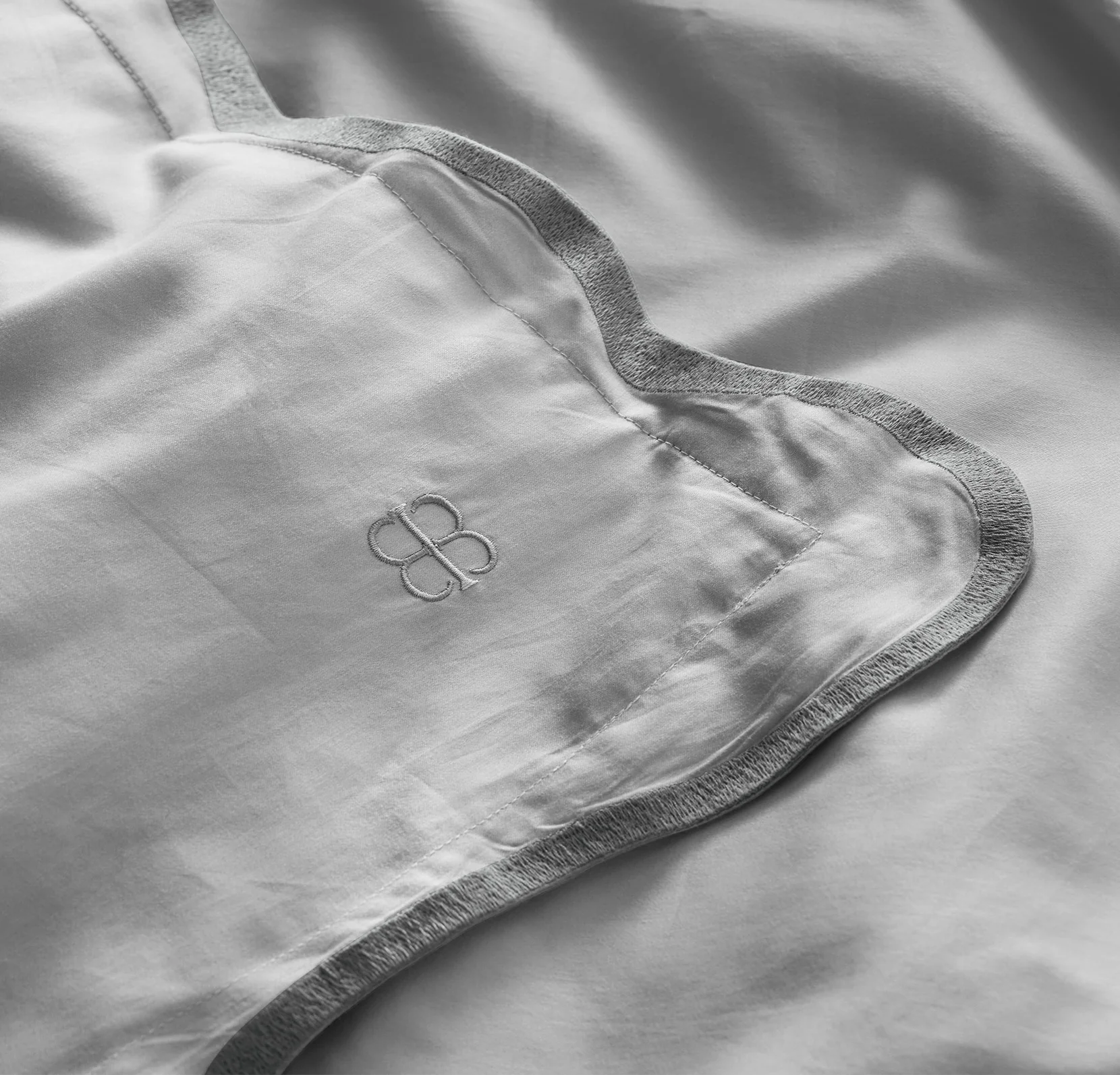 Signature Embellished Duvet Set - Sky/Shore Curved Edge - Image 5