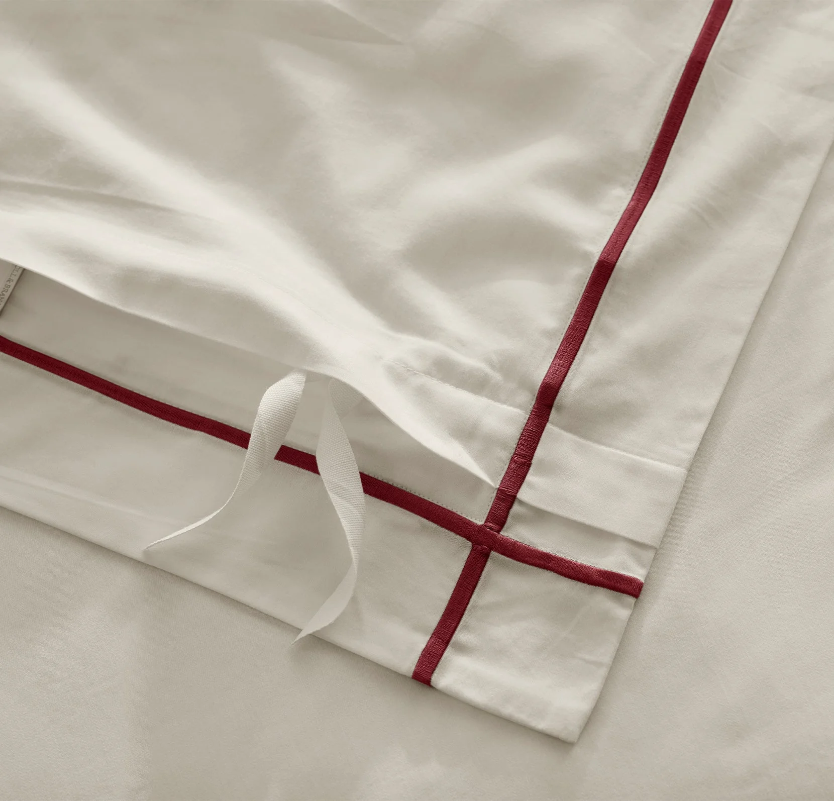 Signature Embellished Duvet Set - White/Cranberry Embroidered - Image 5