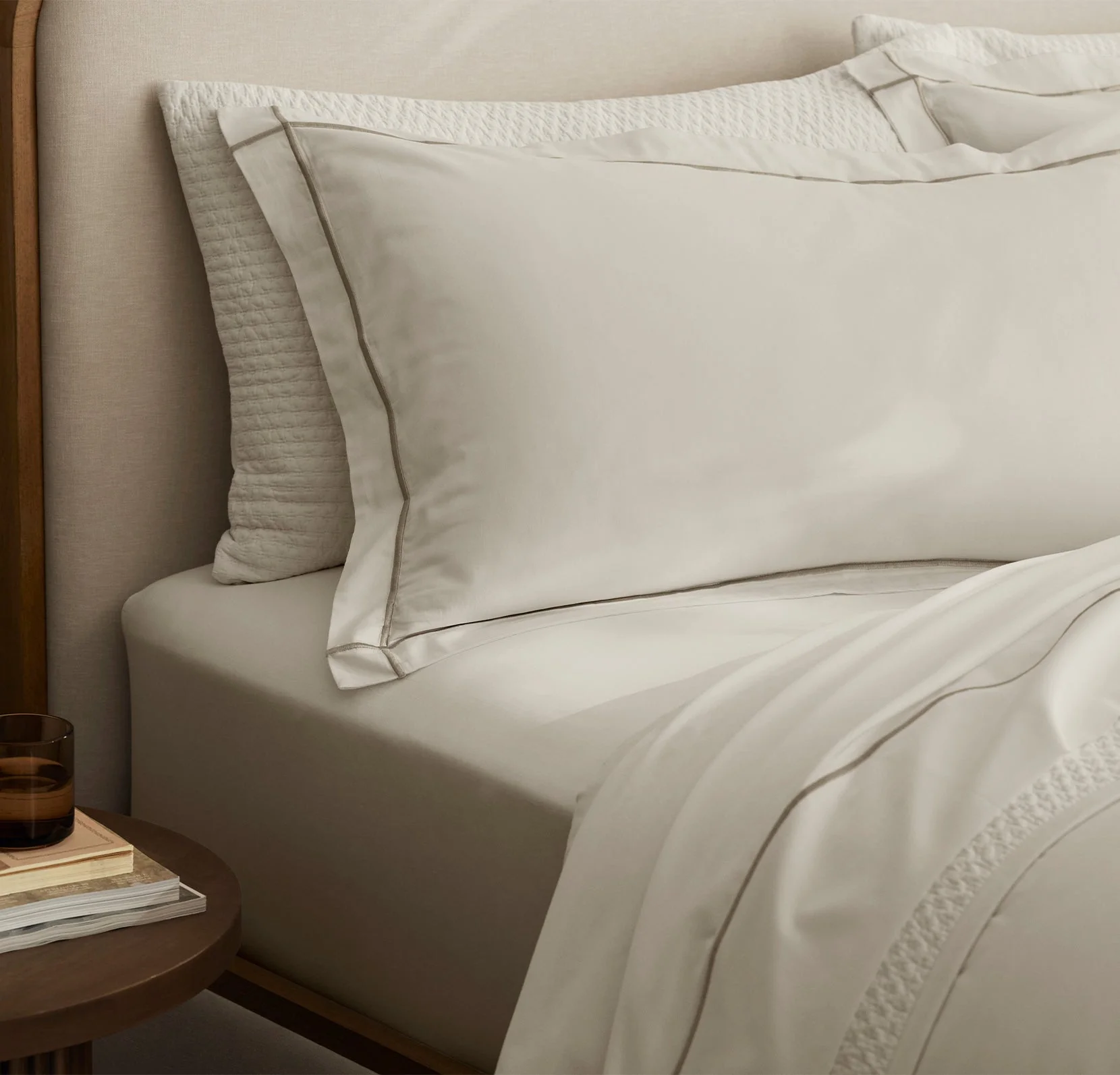 Signature Embellished Duvet Set - White/Oak Embroidered - Image 4