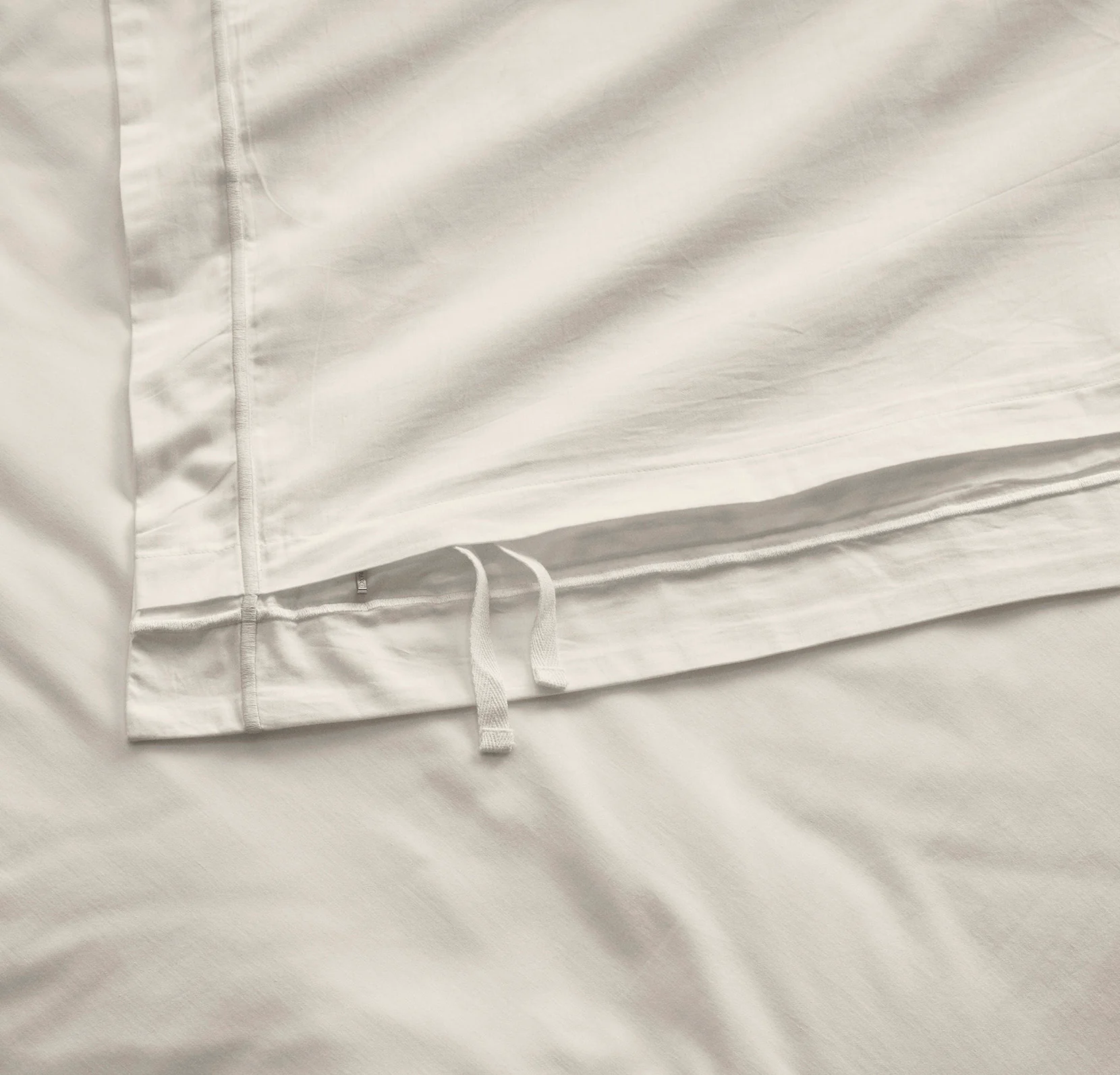 Signature Embellished Duvet Set - White/White Embroidered - Image 4