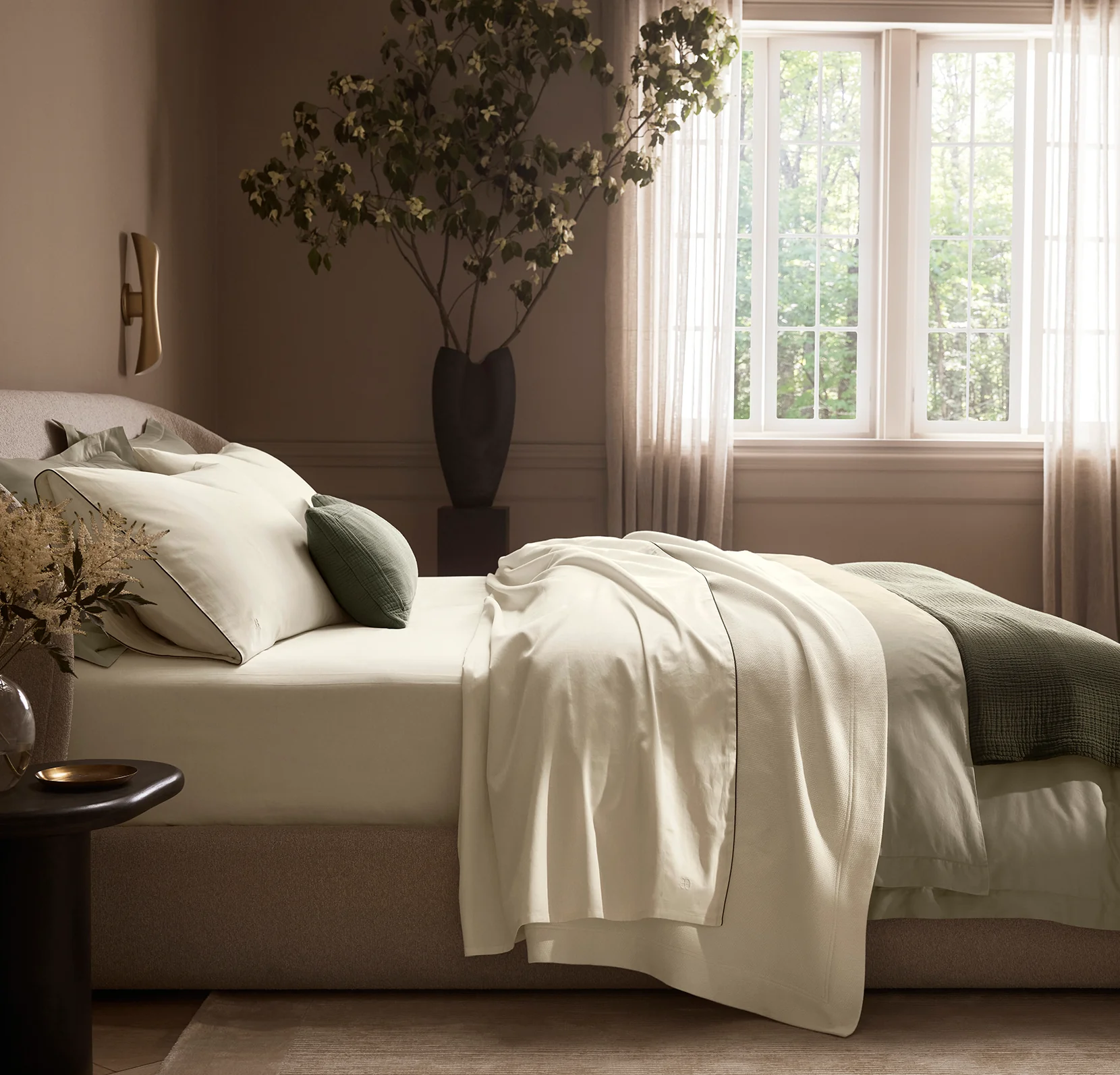 Signature Embellished Pillowcase Set - Cream/Olivine Piped Edge - Image 2