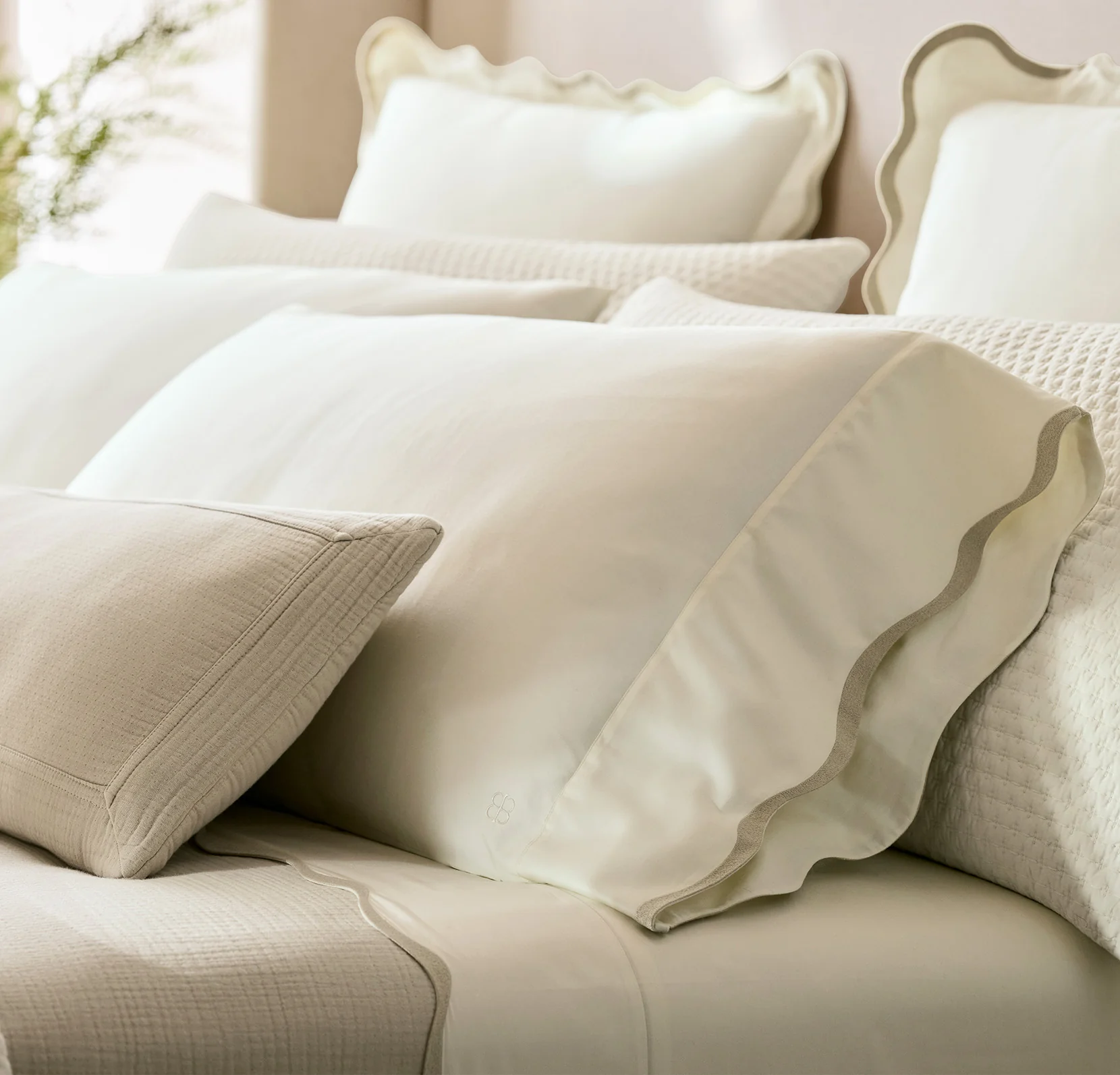 Signature Embellished Sheet Set - Cream/Sand Curved Edge - Image 4