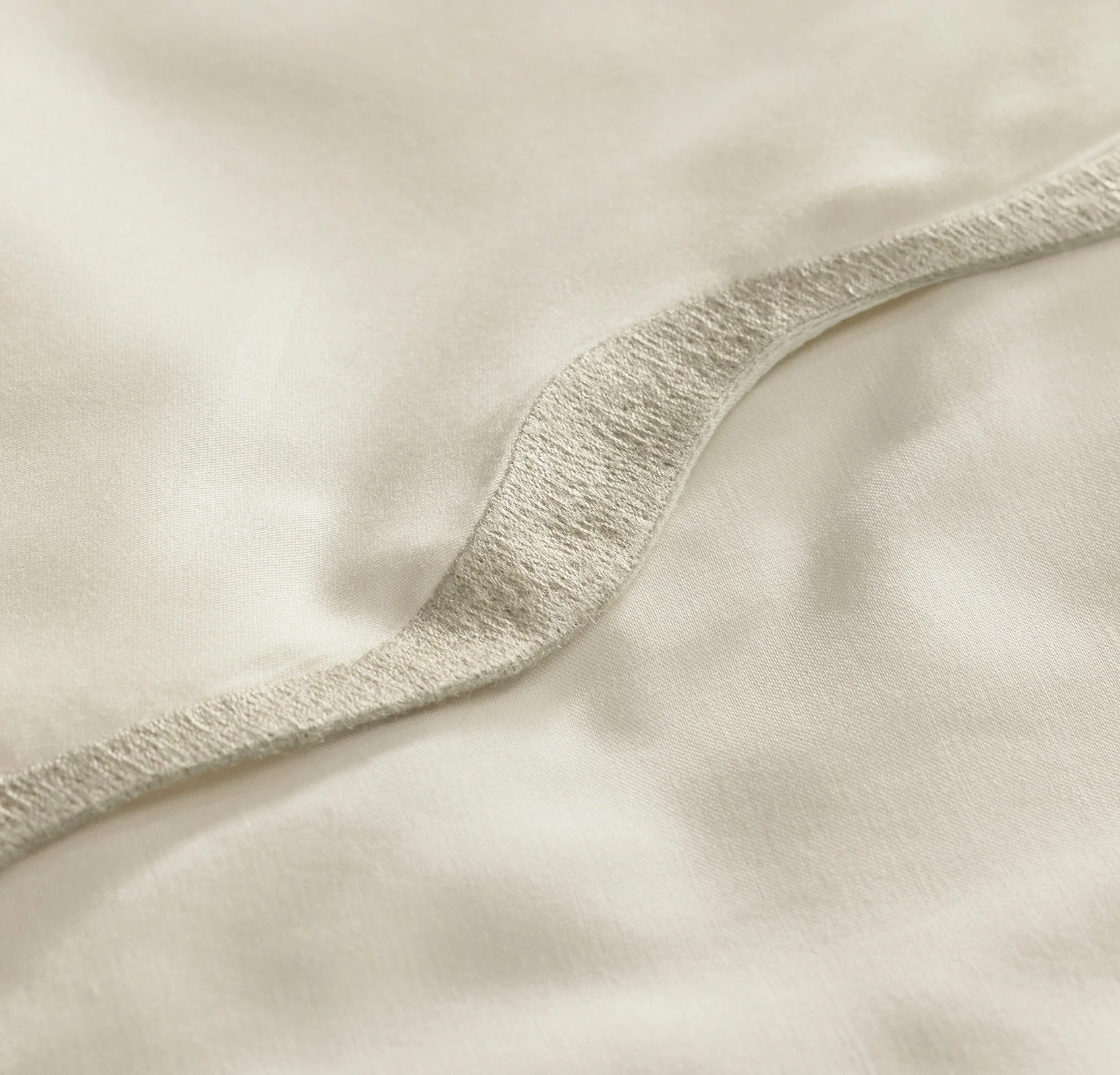 Signature Embellished Sheet Set - Cream/Sand Curved Edge - Image 5