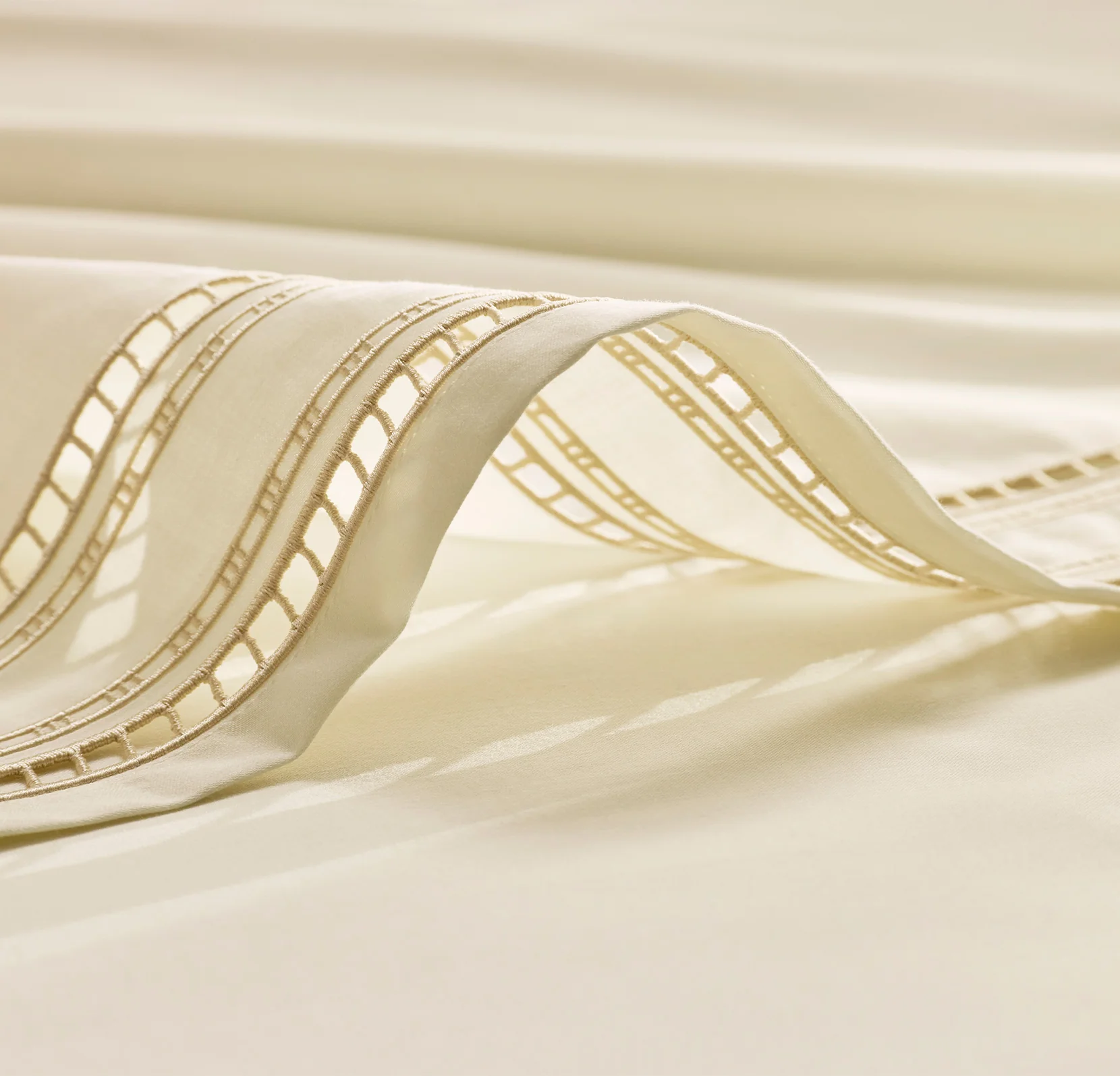 Signature Embellished Sheet Set - Cream/Sand Ladder Stitch - Image 5