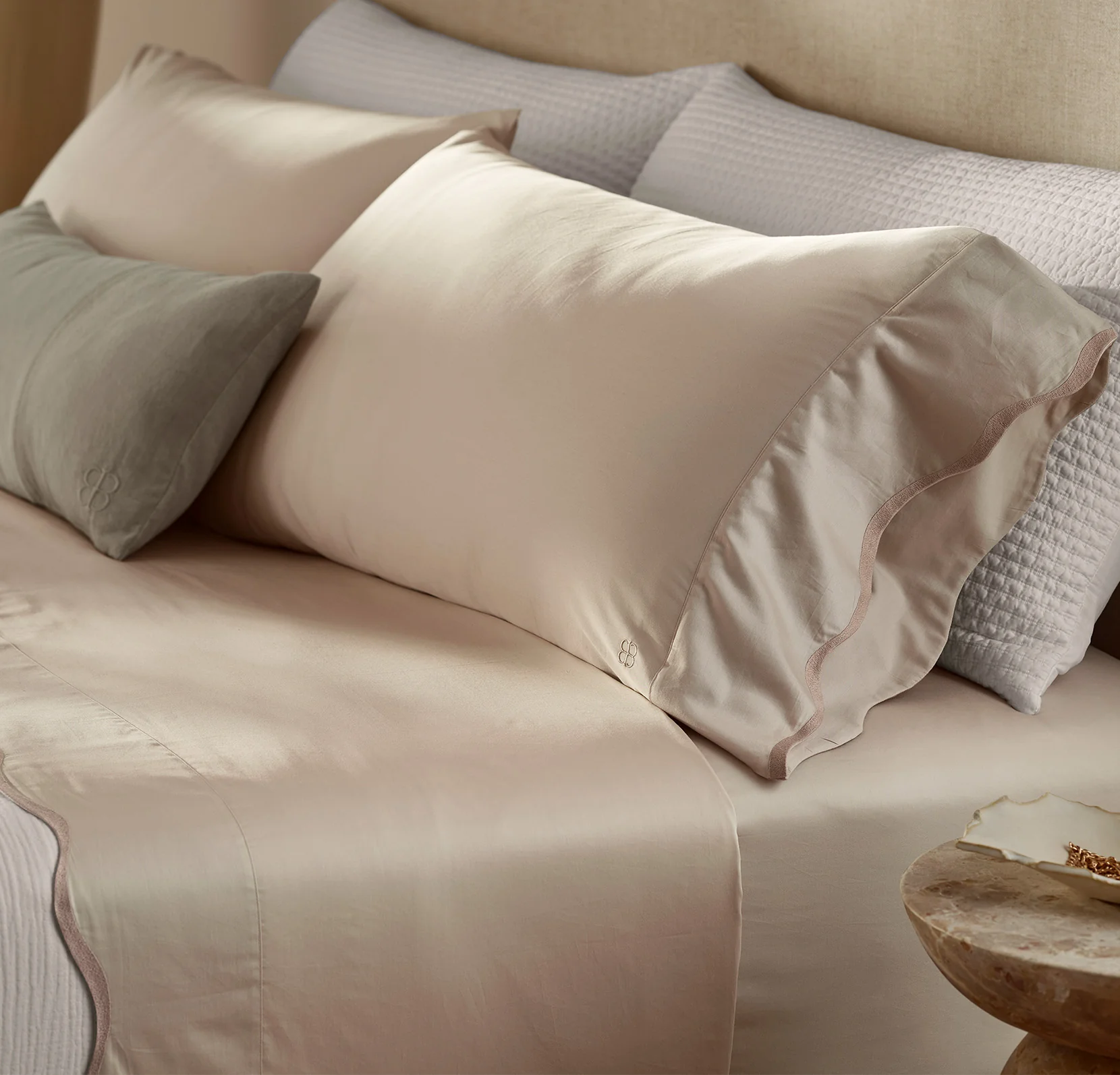 Signature Embellished Sheet Set - Sandstone/Desert Sand Curved Edge - Image 4