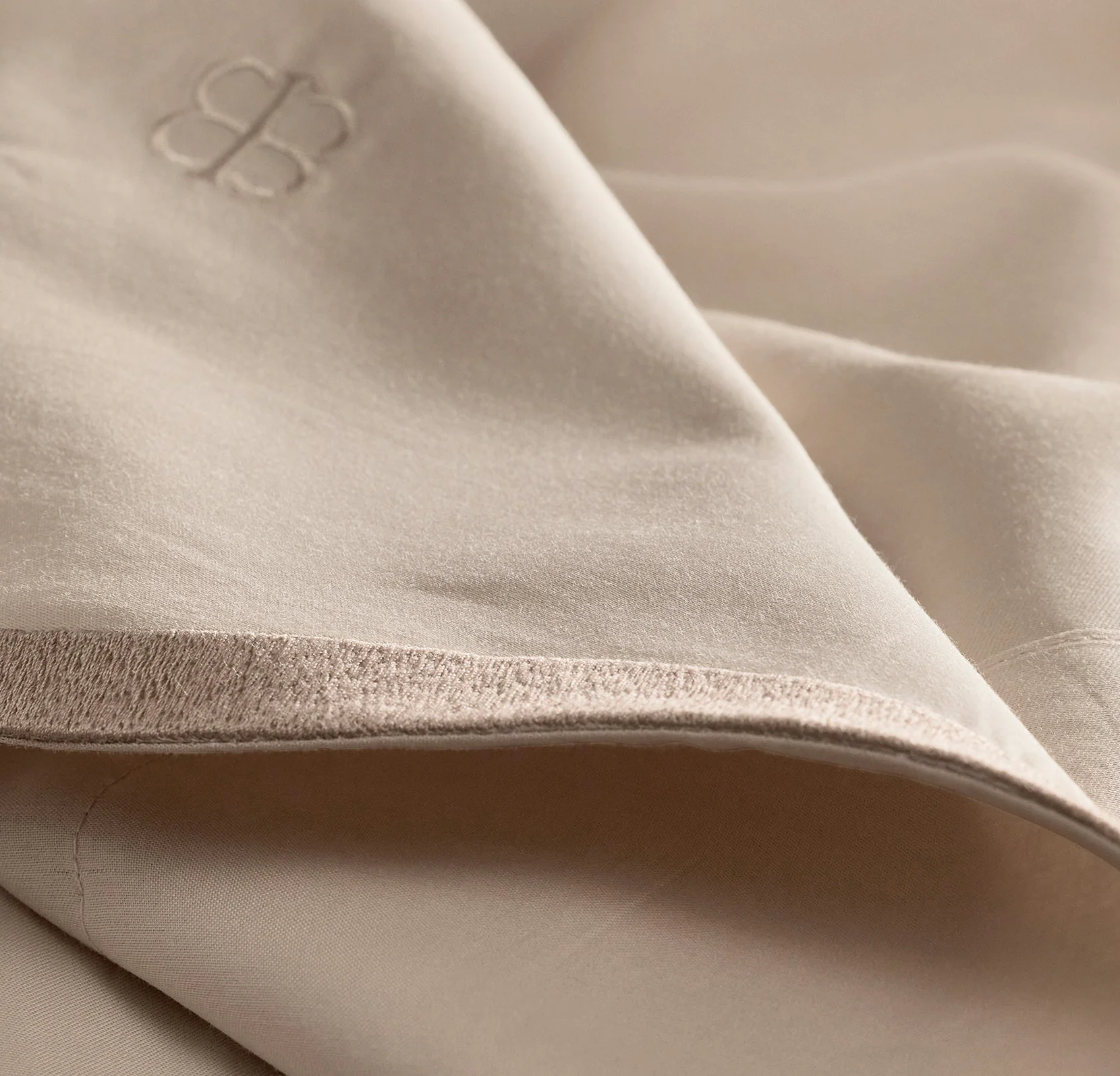 Signature Embellished Sheet Set - Sandstone/Desert Sand Curved Edge - Image 5