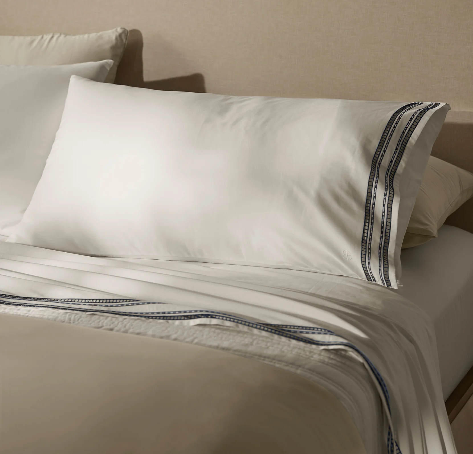 Signature Embellished Sheet Set - White/Mineral Ladder Stitch - Image 4