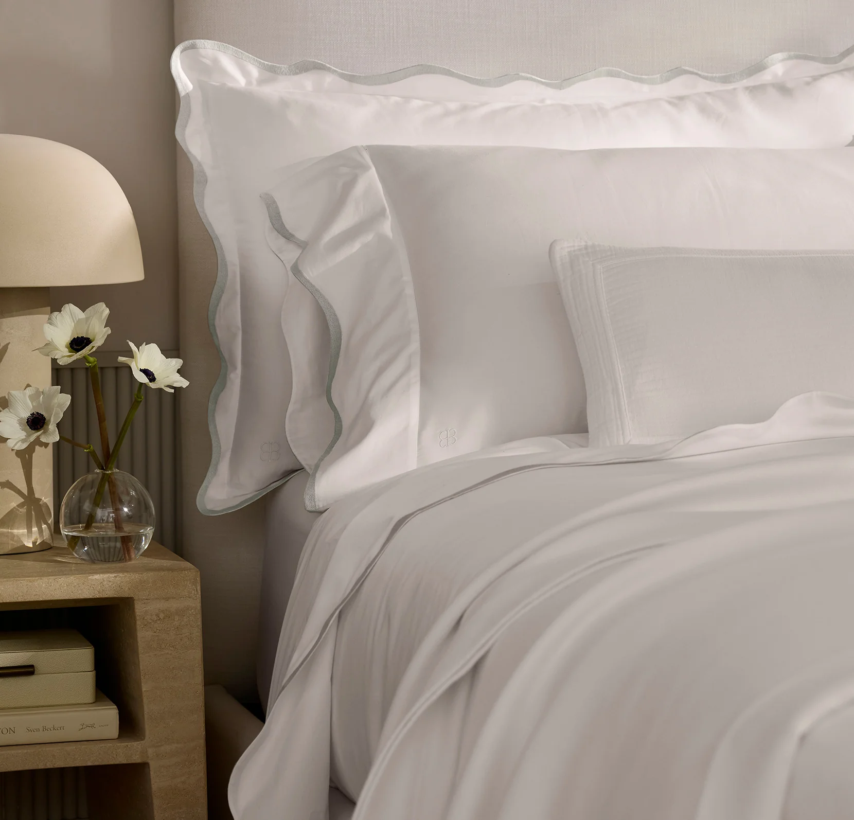 Signature Embellished Sheet Set - White/Mist Curved Edge - Image 4