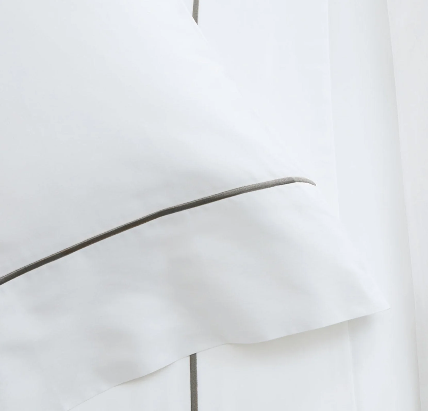 Signature Embellished Sheet Set - White/Stone Embroidered - Image 3
