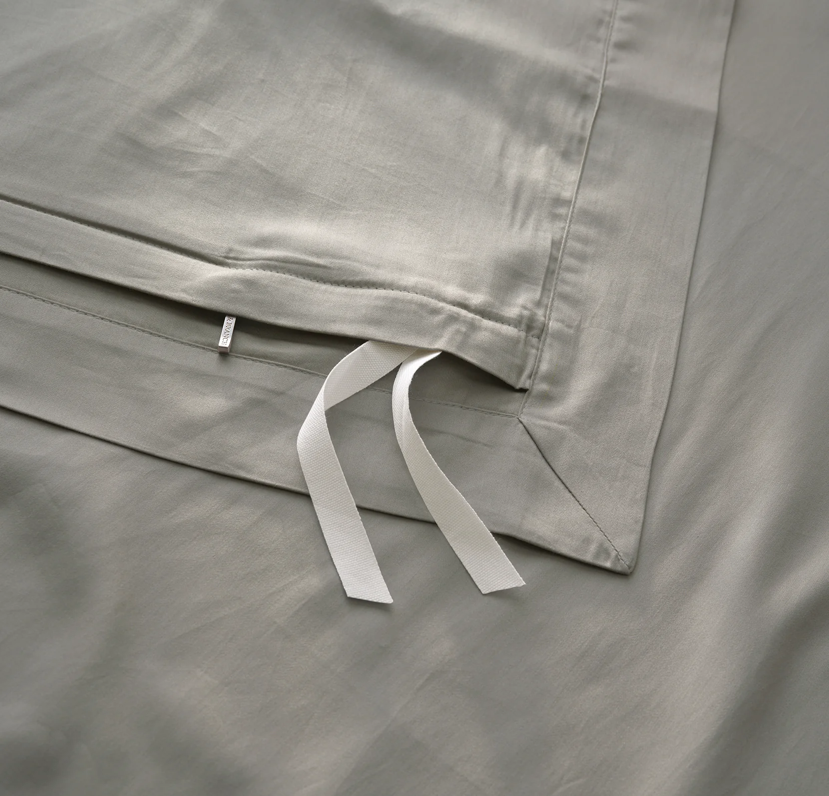 Signature Hemmed Duvet Set - Pewter - Image 4