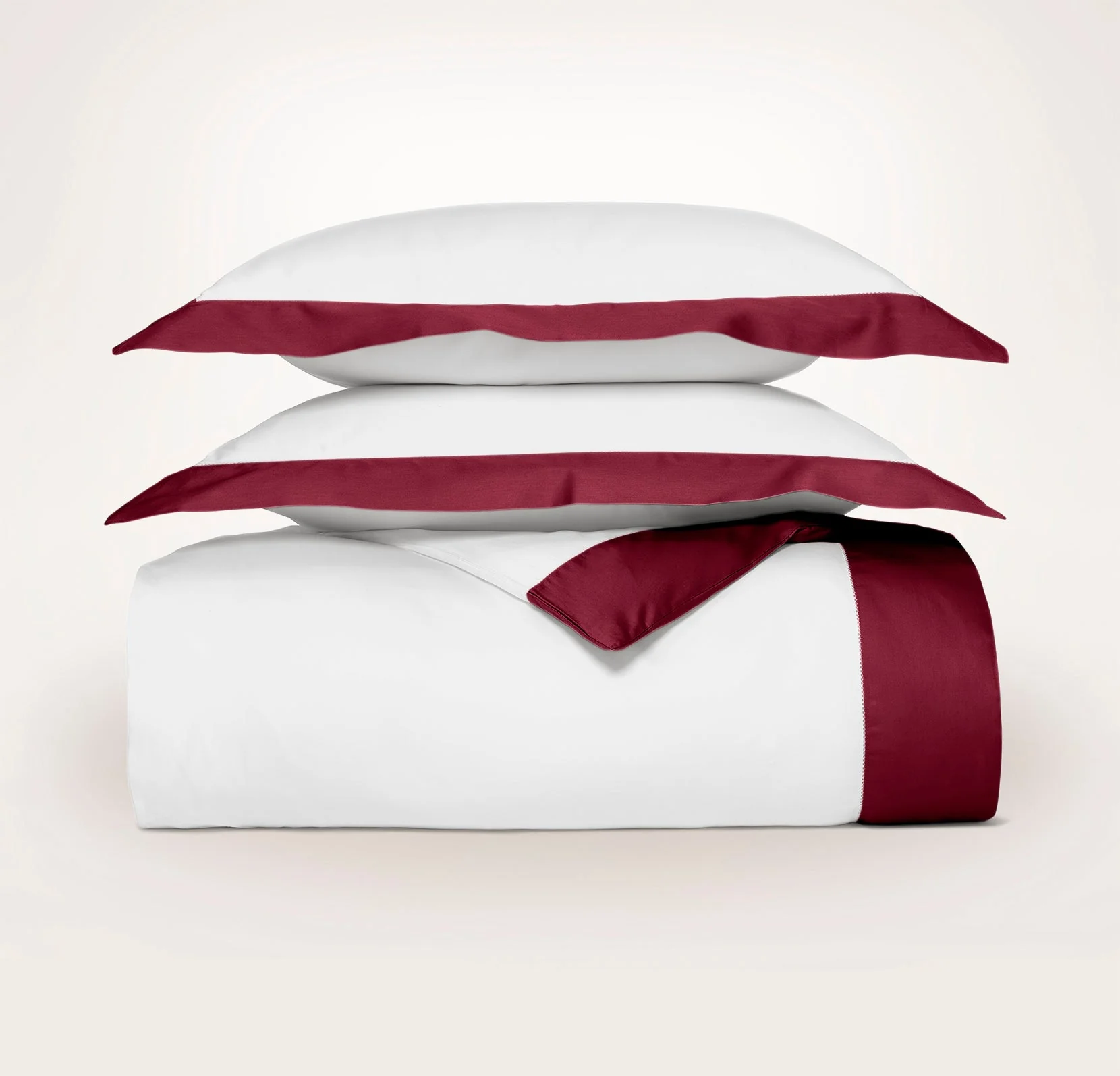 Signature Hemmed Duvet Set - White/Cranberry Colorblock