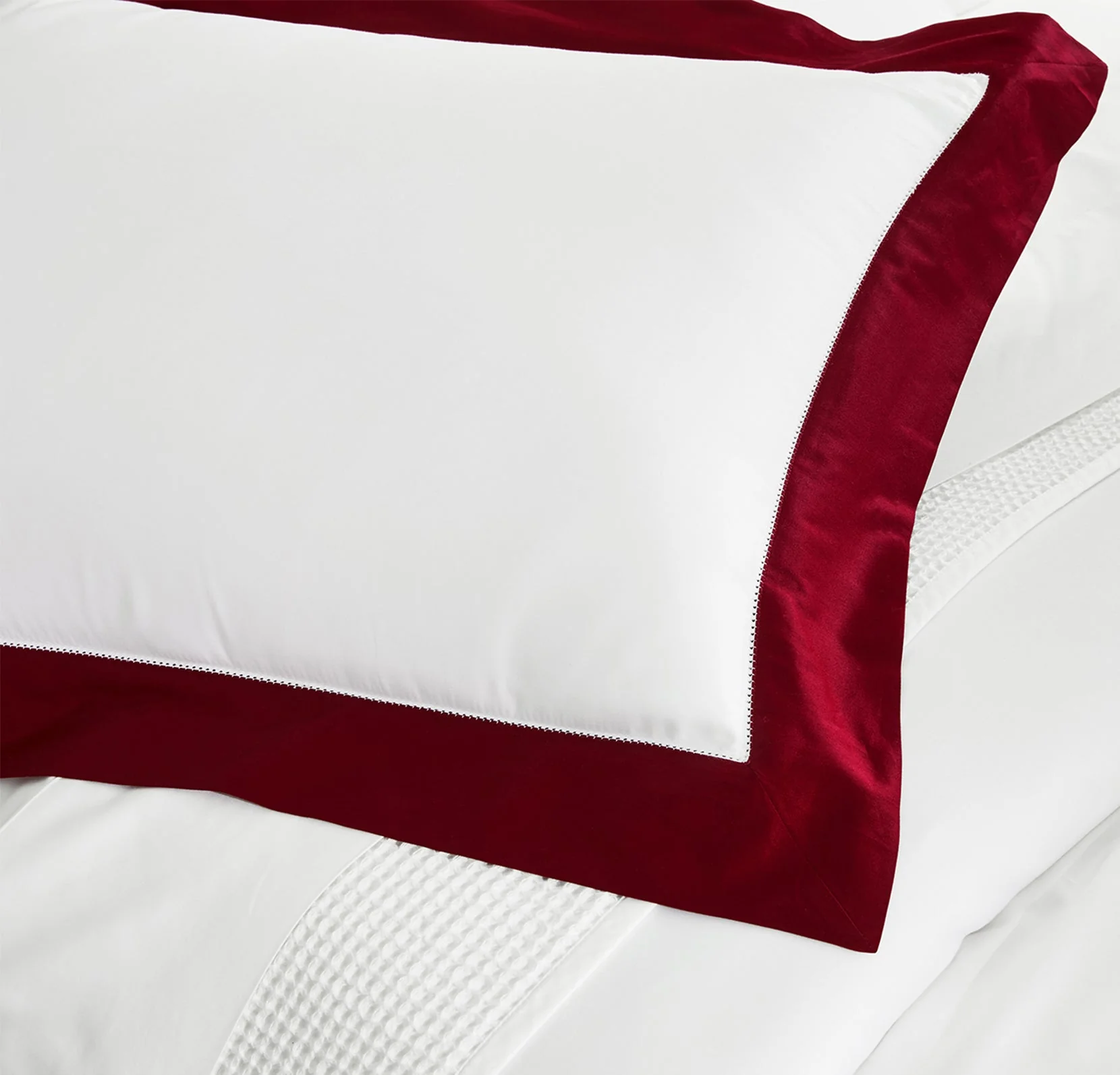 Signature Hemmed Duvet Set - White/Cranberry Colorblock - Image 3