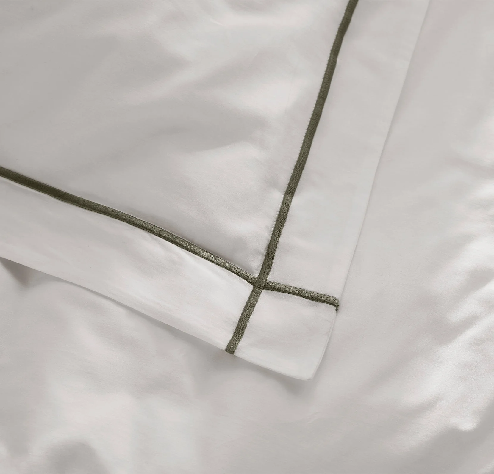 Signature Hemmed Duvet Set - White/Juniper Embroidered - Image 5