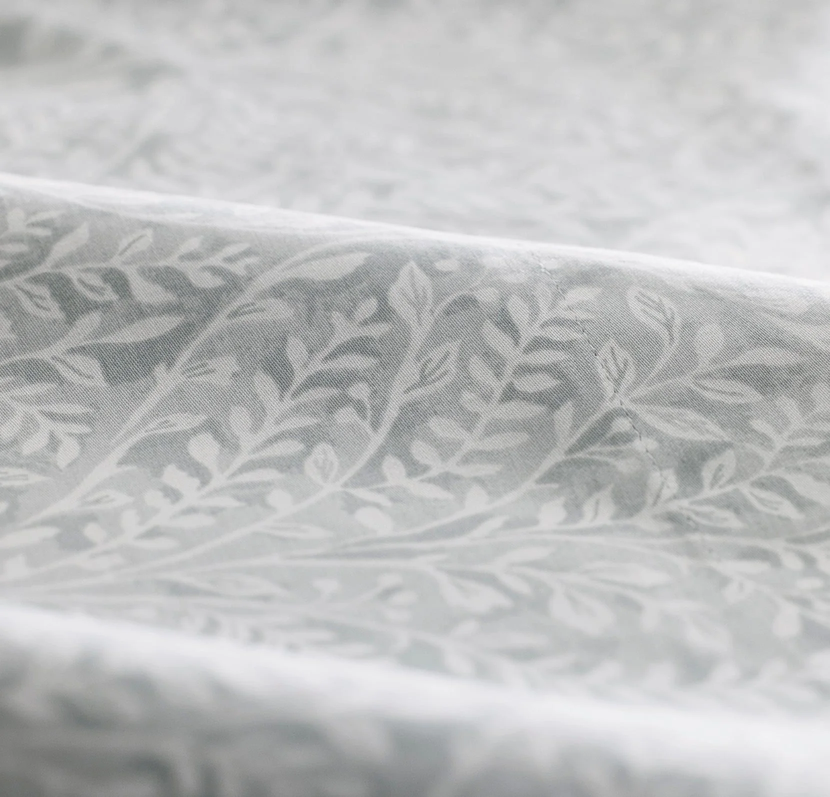 Signature Hemmed Sheet Set - Shore Climbing Vine - Image 6