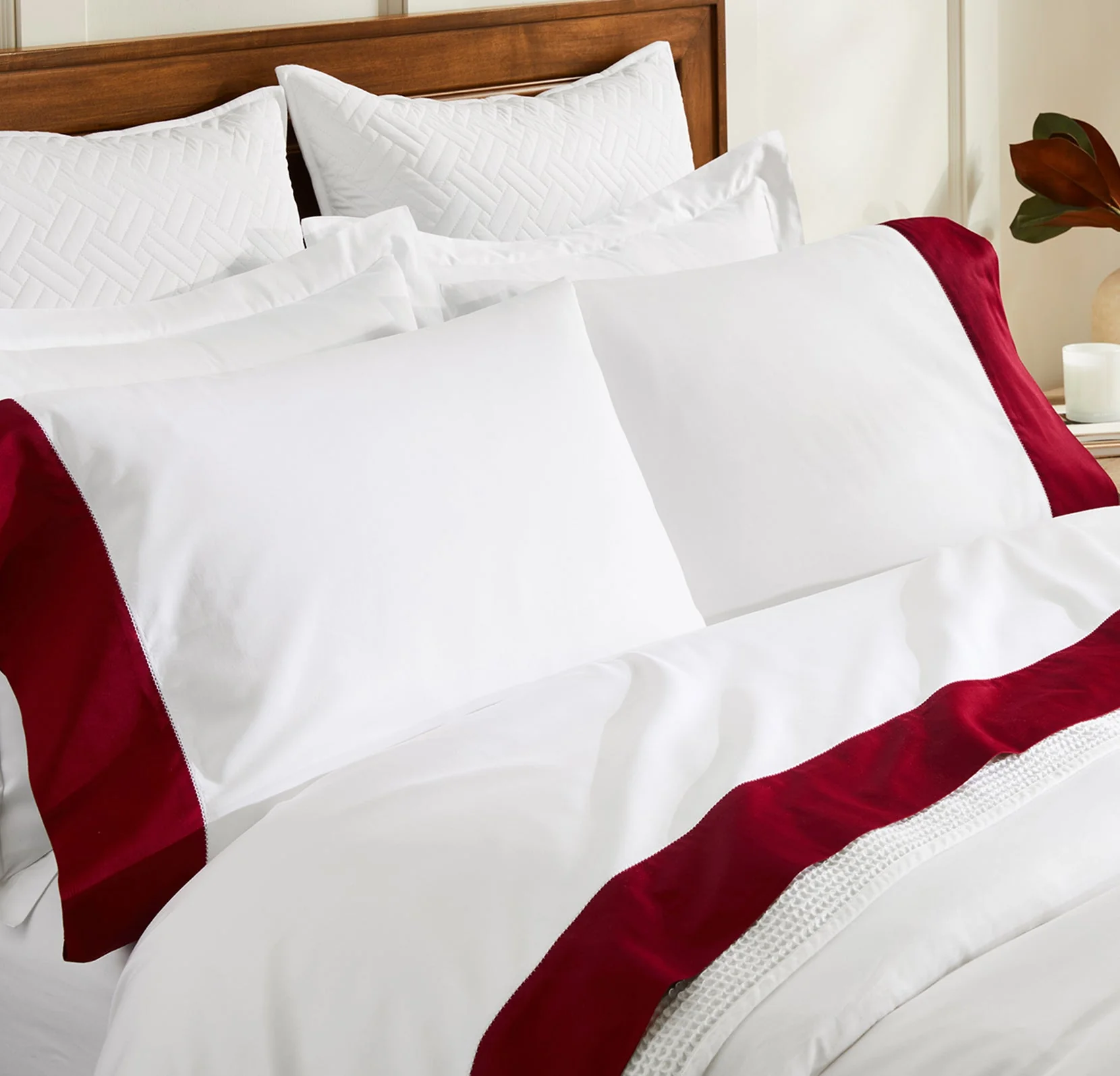 Signature Hemmed Sheet Set - White/Cranberry Colorblock - Image 2