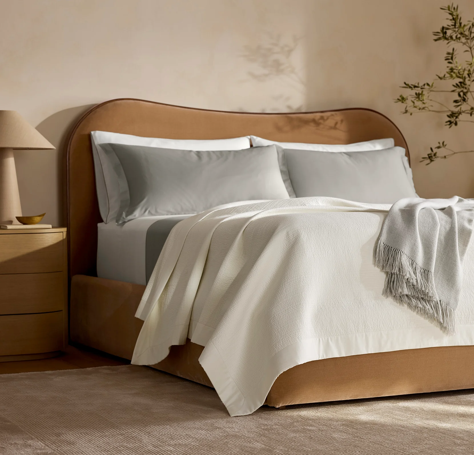 Signature Stitchline Quilt - Cream - Image 2