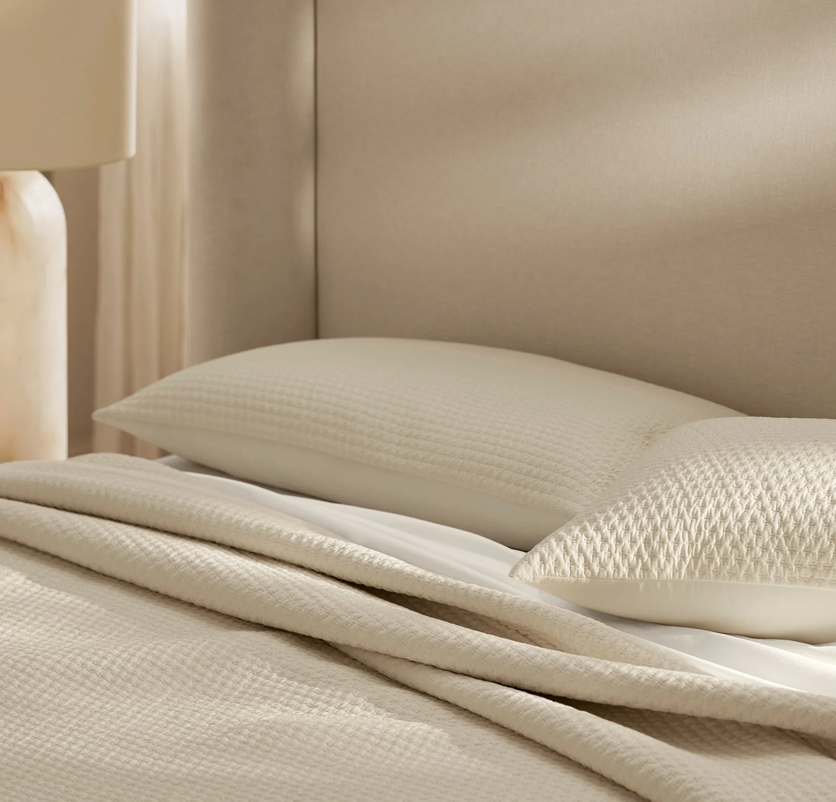 Signature Textured Stitch Quilt - Cream - Image 4