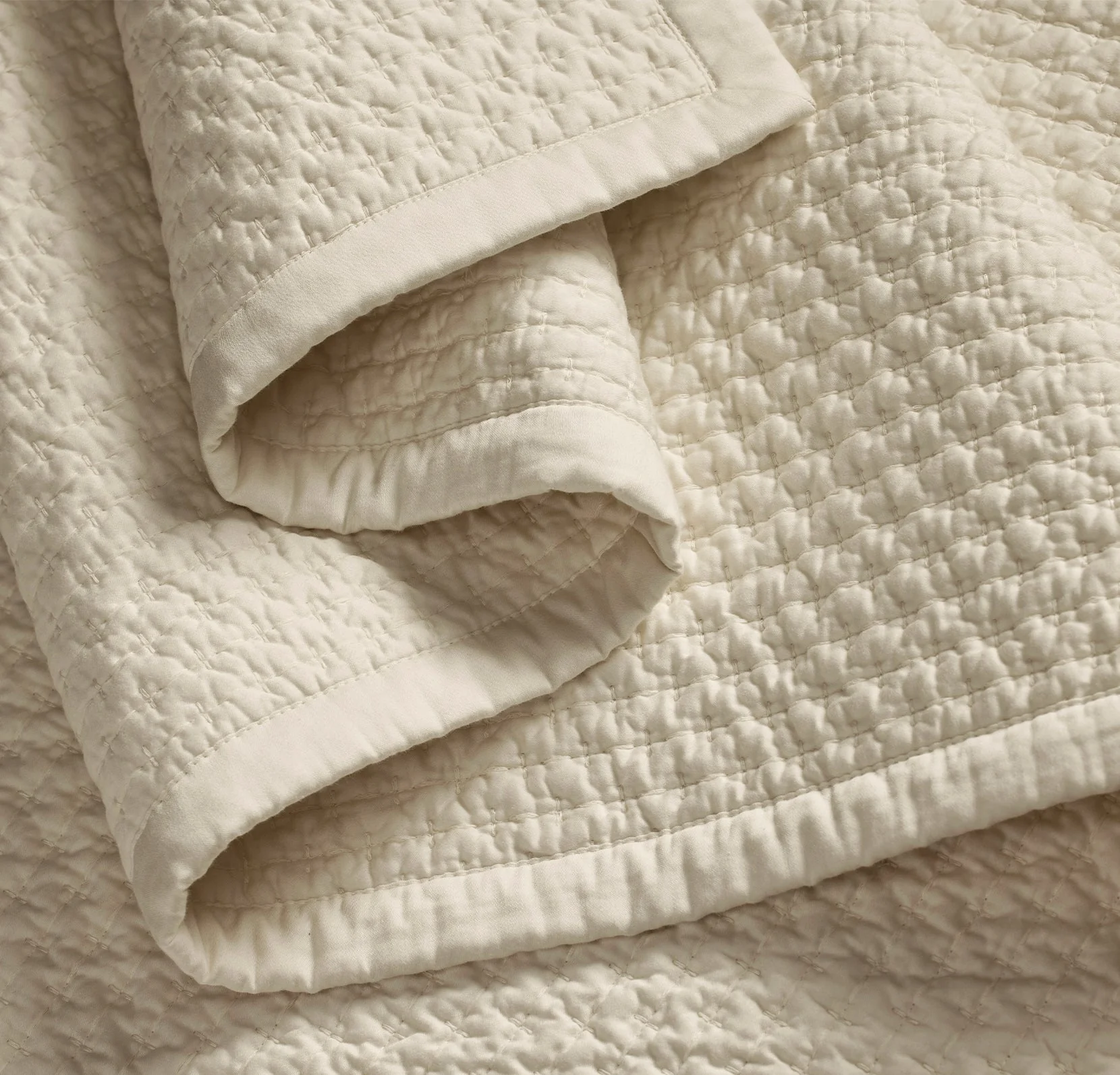 Signature Textured Stitch Quilt - Cream - Image 5