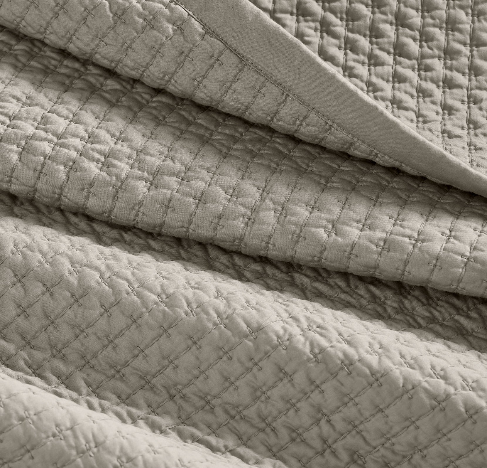Signature Textured Stitch Quilt - Pewter - Image 4