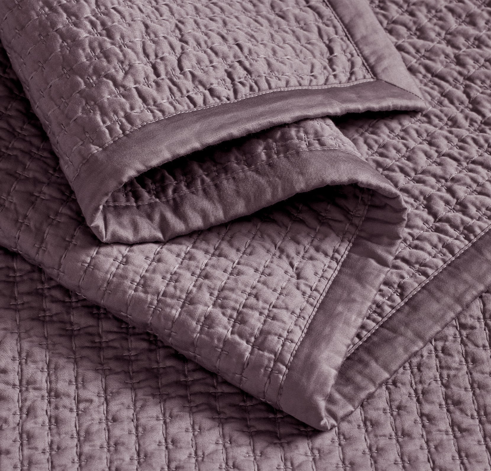 Signature Textured Stitch Quilt - Plum - Image 4