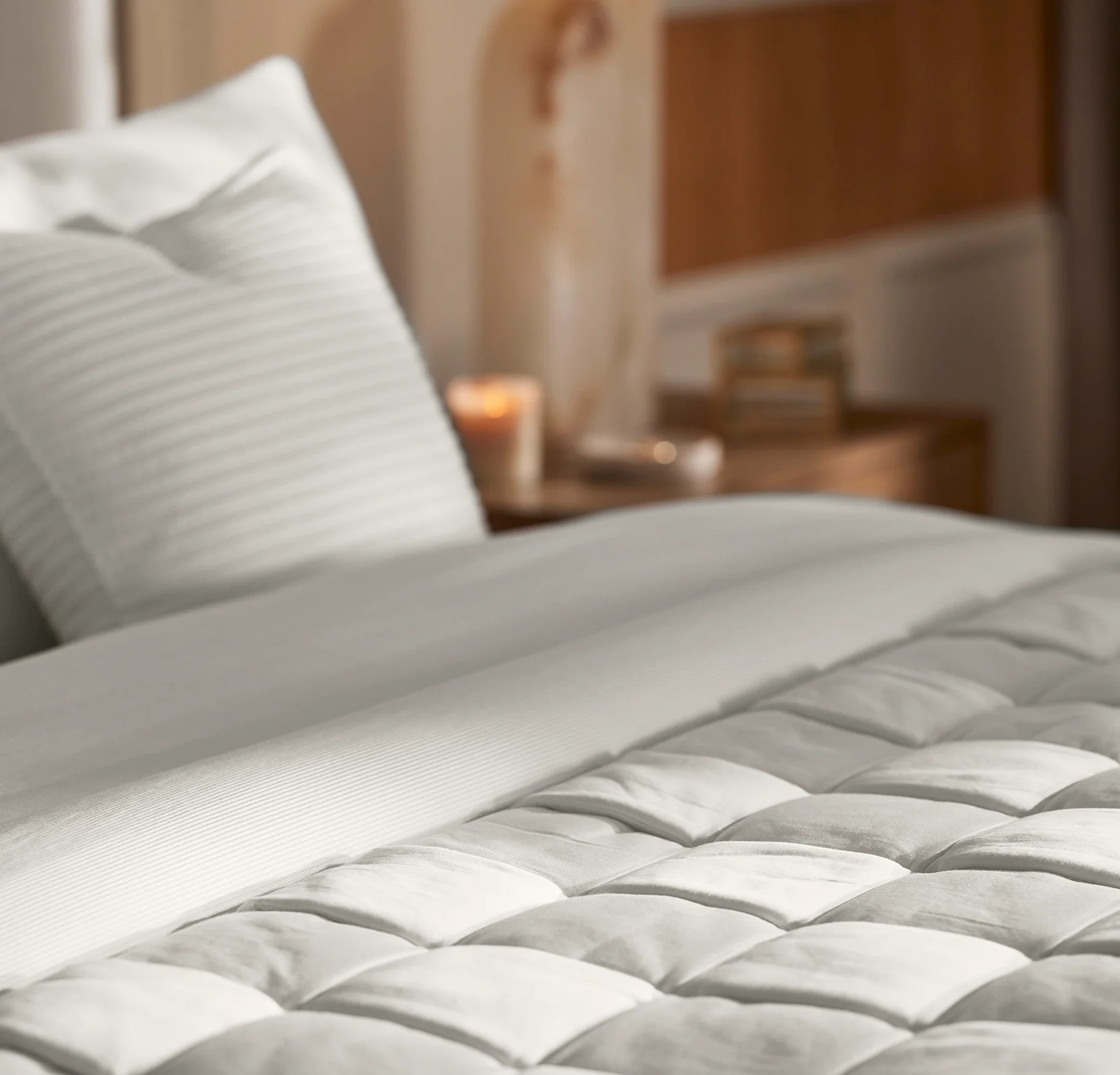 The Woven Icon - White - Image 3